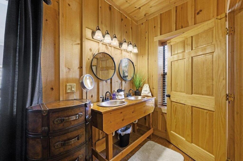 גטלינבורג Serenity Summit Cabin With Amazing Mountain Views, Indoor Pool, Fire Pit And Hot Tub מראה חיצוני תמונה
